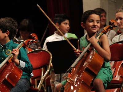 kinderen van de Academie Deurne spelen cello